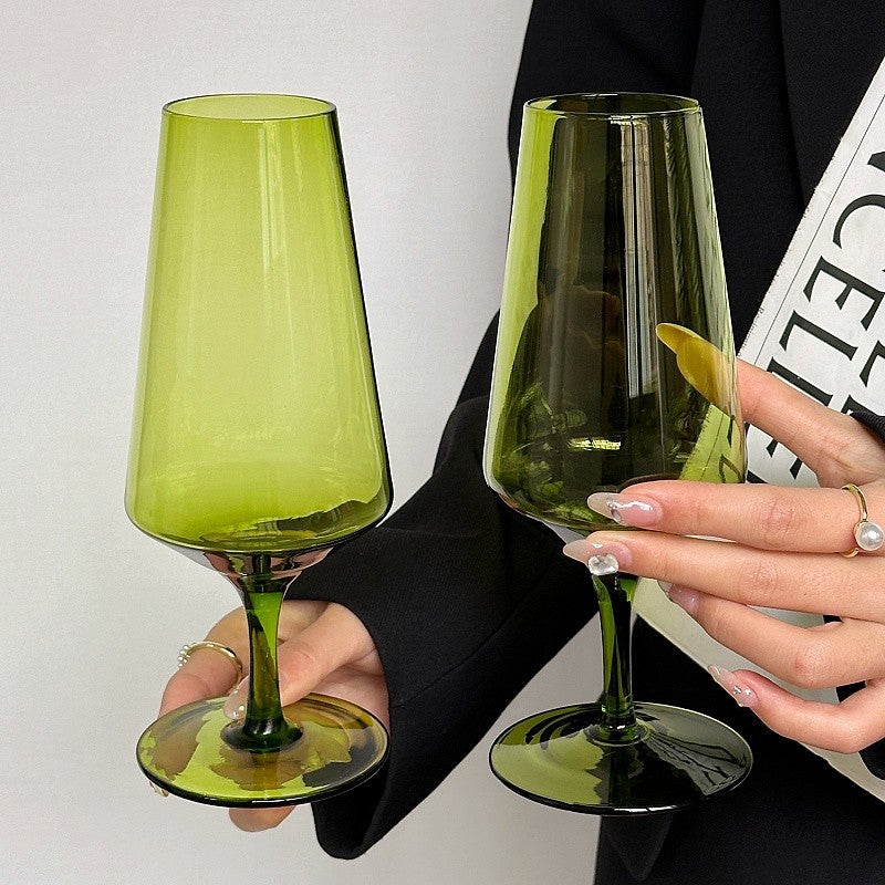 Vintage Elegance Garden Wine Glass - Unique Find